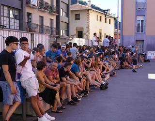 Bazkariaren ostean, pilota partidak eta musika Zestoako Gazte Egunean