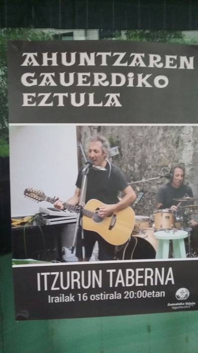 AGEren kontzertua Itzurun tabernan