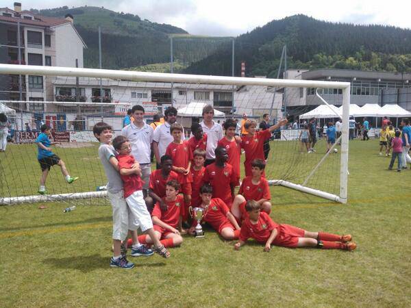 Alebin mailako Zumaiako hirugarren izan da Azpeitia Cupen Atletico Madrid, Villareal, Sevilla eta Bartzelona gainditu eta gero