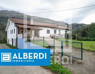Alberdi Inmobiliaria: baserria eta lursailak salgai Errezilgo Ezama auzoan