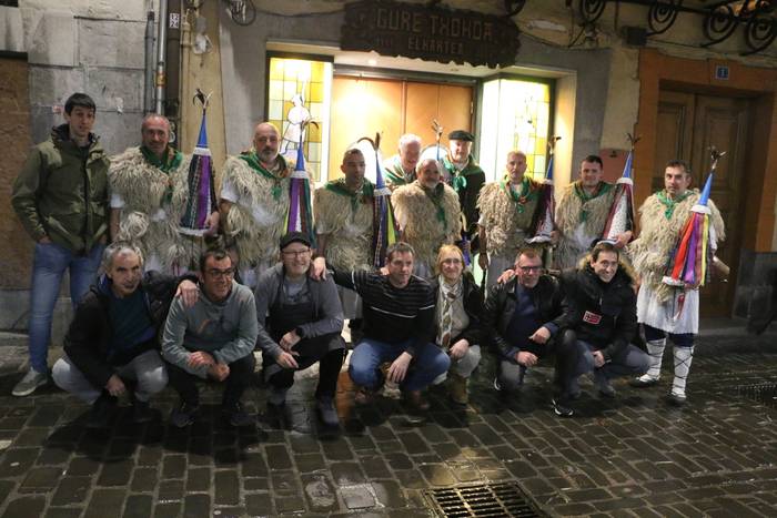 Gure Txoko elkarteko bertso afarirako sarrerak eros daitezke