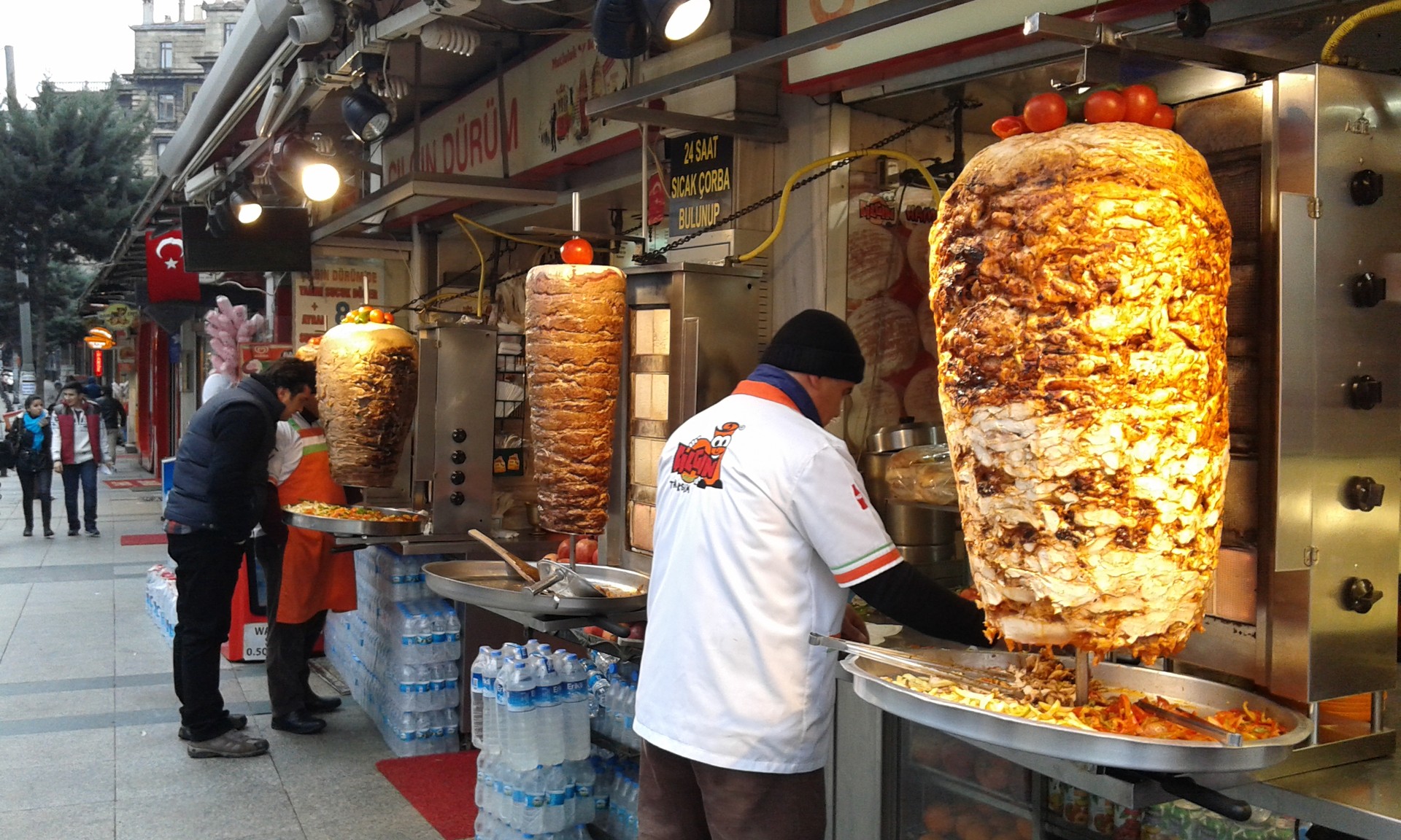 Kebab jatetxearen irekiera antsiatua