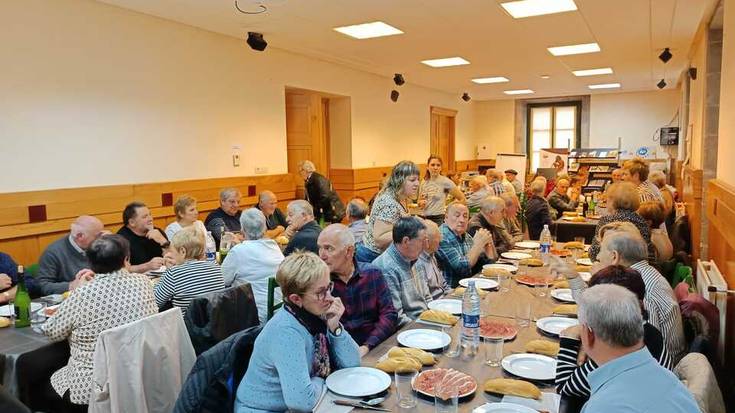 Jubilatuen Eguna ospatu dute Errezilen
