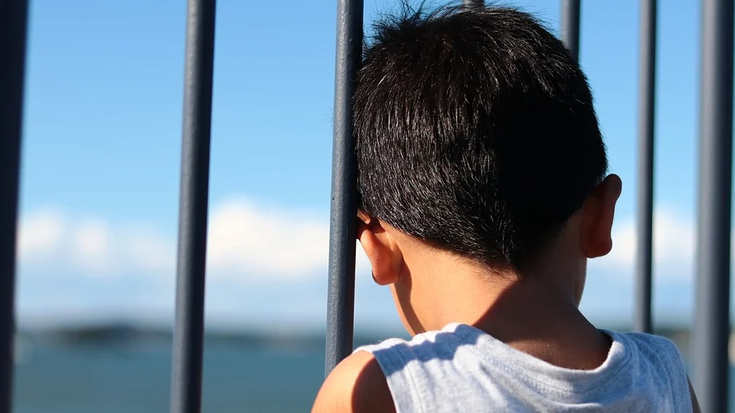 Umeak ordubetez eta etxe ingurura atera ahal izango dira igandetik aurrera