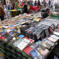 Azoka: Bigarren aukerako liburu eta diskoen azoka