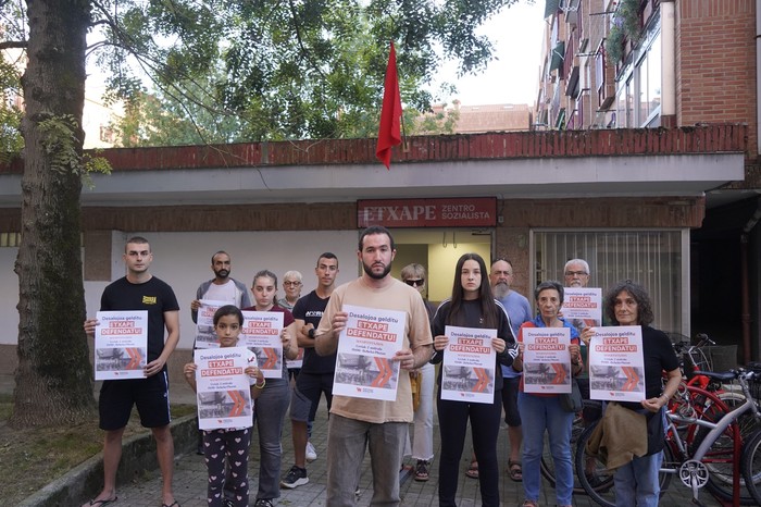Etxapeko kideek manifestazioa deitu dute urriaren 2rako, espazioa uzteko bi asteko epea eman dietela eta