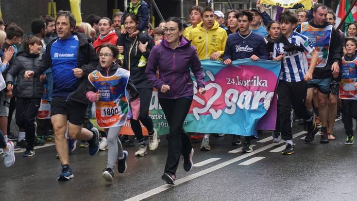 Mapiletik Xuai gainera euskararen aldeko oihu ozena egin dute oriotarrek eta aiarrek