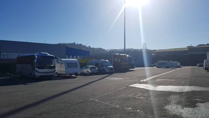Zumaian autokarabanen gunea arautzeko ordenantza aho batez onartu du udalbatzak
