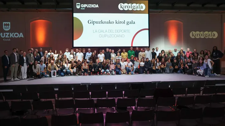 Alex Txikonek eta Nadia Erostarbek jaso dituzte Gipuzkoarren Kirola herritarren sariak