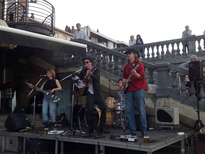 Low Riders taldeak kontzertua eskainiko du ostiralean Oikiko Txortena tabernan