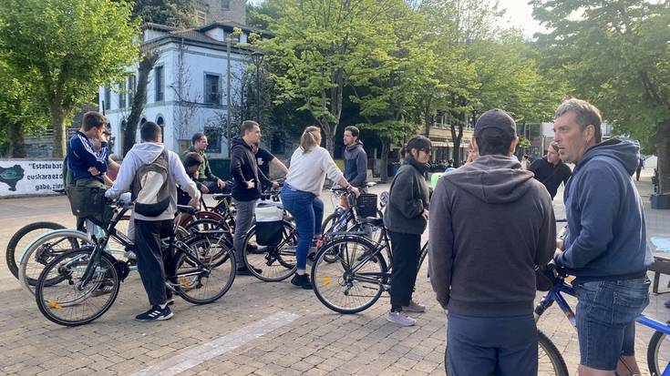 Oraingoan aldarrikapena gurpil gainean