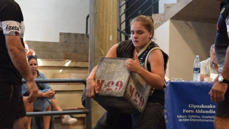 Urra, Lartain, Azpiazu eta Gesalaga prest, Harri Txikien eta Kintopekoen Gipuzkoako Txapelketarako