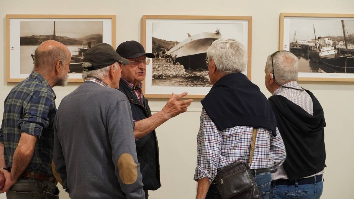 Itsasertzeko bapore zaharren argazki erakusketa ikusgai, Oxford aretoan