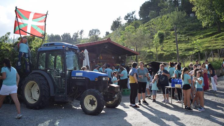 Karmentxuren ongietorriarekin batera, festan murgildu dira Arroabean