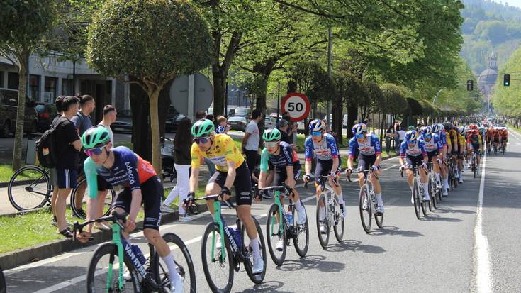 Azpeitia zeharkatu du Euskal Herriko Itzuliak