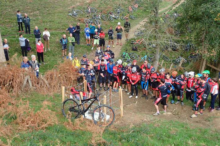 Joxe Manuel Azkue 'Xiru'-k omenaldia jaso zuen atzo