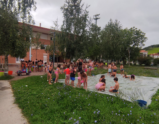 Haur eta nerabeei zuzendutako udalekuak antolatu ditu udalak uda honetarako