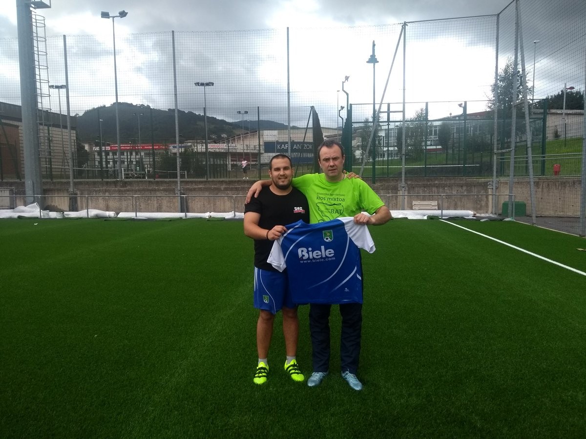 Entrenatzaile berriak sasoi berriari ekiteko