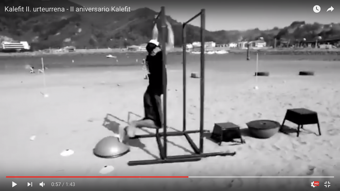 Kirol jardunaldi solidarioa larunbatean, Kalefiten eskutik