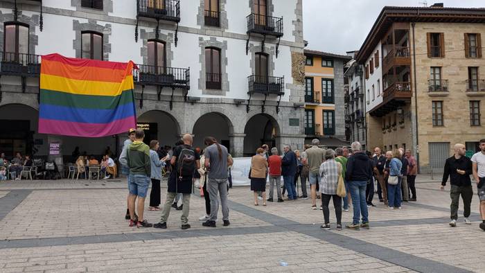 LGTBI presoen eskubideak aldarrikatu dituzte  azken ostiraleko elkarretaratzean