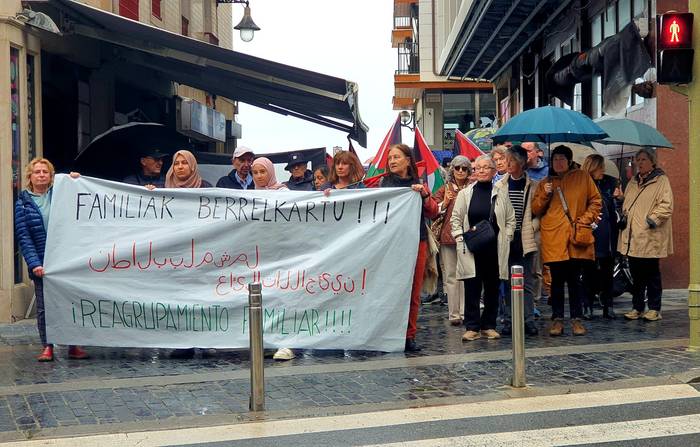 Palestinako errefuxiatuen familiak izan dituzte gogoan gaurko elkarretaratzean
