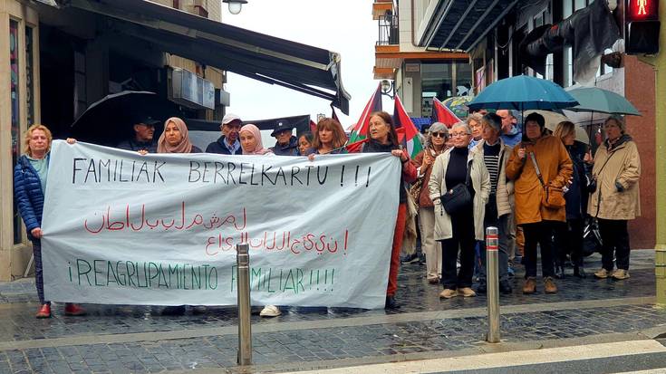 Palestinako errefuxiatuen familiak izan dituzte gogoan gaurko elkarretaratzean