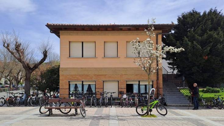 Iñurritza Jubilatu Elkartean igogailua jartzeko lanak atera dituzte lizitaziora