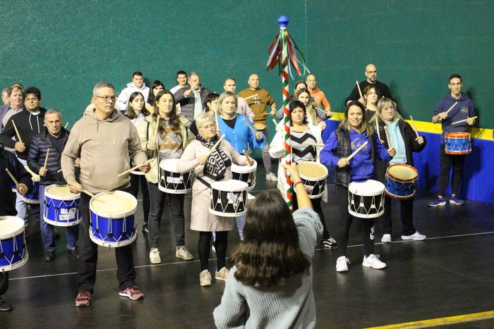 Helduen danborradako entsegua