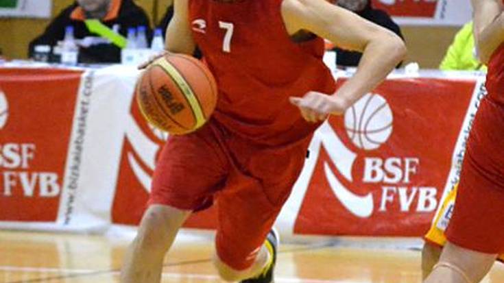 Xabier Oroz: "Gakoa da gutxi jokatzean morala ez jaistea eta ez haserretzea"