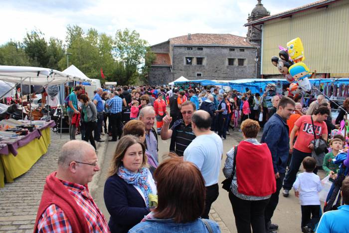 Autobus zerbitzu berezia izango da asteazkenean Elosuko ferira joateko