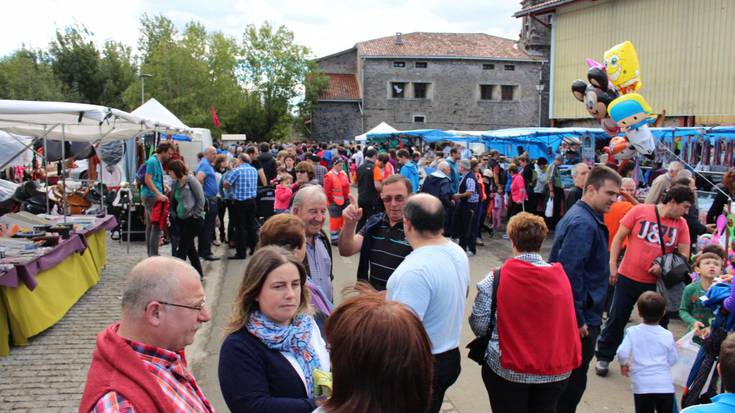 Autobus zerbitzu berezia izango da asteazkenean Elosuko ferira joateko