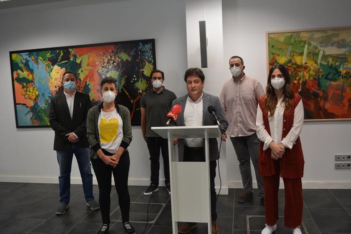 Zazpi sarrera-irteera jarriko dituzte hondartzan edukiera kontrolatzeko