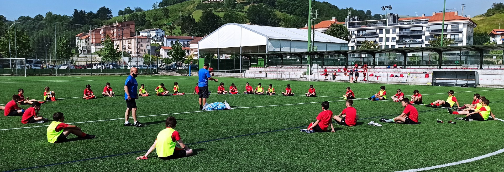 2021-2022 futbol eskolako izen-ematea itxita