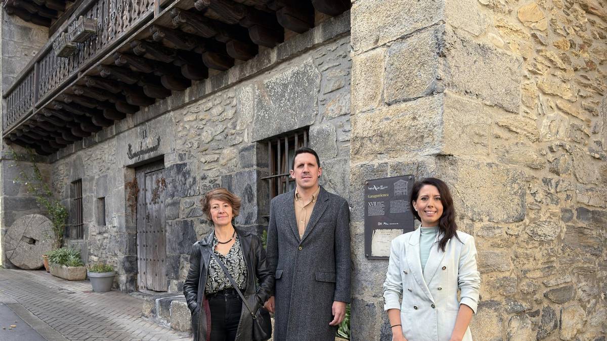 Iraganera Bidaia 'scape street' jokoa aurkeztu du Aiako Udalak