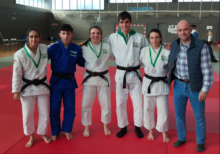 Hiru domina lortu ditu Judo Klub Lizardik Euskadiko Junior Txapelketan