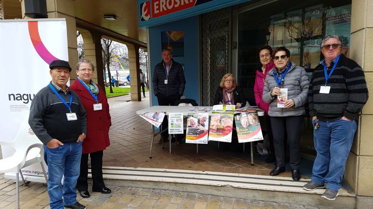 Boluntario berriak erakartzeko kanpainan murgildu da Nagusilan