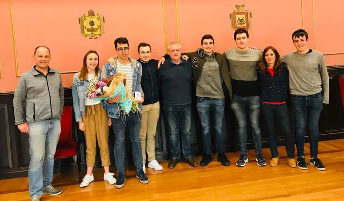 Pablo Etxeberria igerilariari harrera egin diote Azpeitiko udaletxean