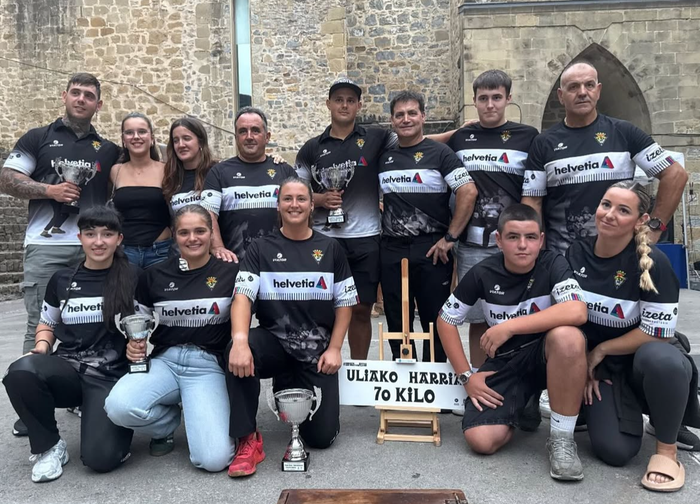 Zarauztarrak nagusi Donostian, Uliako eta Igeldoko harriekin