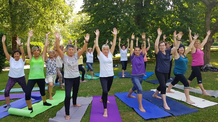 Yoga naturaren erdian, gorputza aktibo mantentzeko