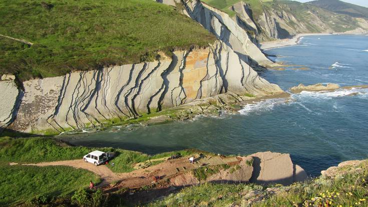 Algorrin egiten ari diren lanen aurkako manifestazioa egingo da bihar