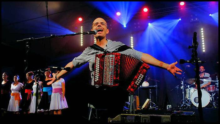 Korrontzi taldeak emanaldi solidarioa eskainiko du Orion urtarrilaren 23an
