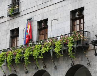 Errekurtso masibo bat dela eta, bihar berriro bozkatu beharko dituzte 2026ko ordenantza fiskalak