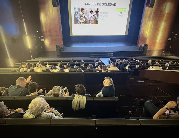 'Tardes de soledad' filmarekin, martxan dira aurtengo egitasmoak