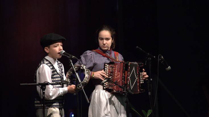 Araitz Etxaniz eta Enaitz Alberdi laugarren Euskal Herriko Trikitilari Gazteen Txapelketan