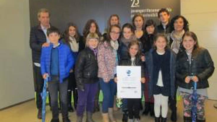 Eskola jasangarriaren ziurtagiria jaso du Maria eta Jose ikastetxeak