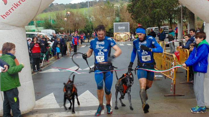 Fotofinishak erabaki du aurtengo txakurkrosaren irabazlea
