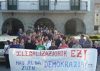 Aizarnazabalen ere salatu dute Bilduren zerrendak baliogabetu izana