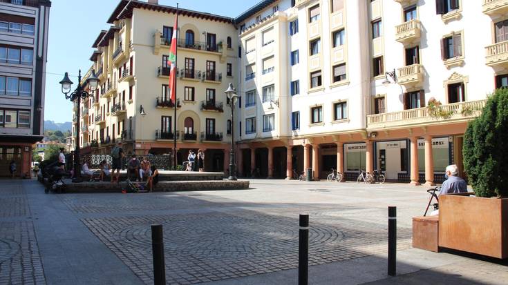 Zarautz eremu tentsionatu izendatzeko beharrezko urratsak berehala egiteko eskatu du PSE-EEk