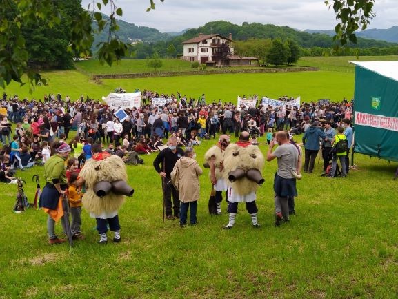 Gaur egingo dute Gaztetxean Baztango Aroztegiaren aurkako "erresistentzia jaialdia"