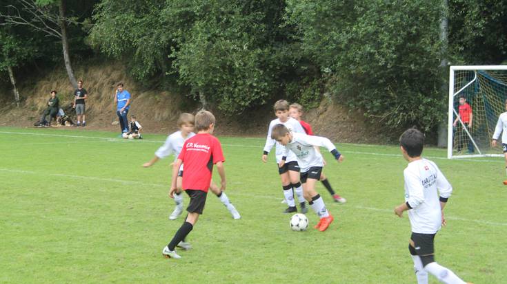 Zabaldu dute izena emateko epea Zarauzko Futbol Eskolarako